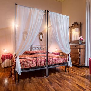 Camera standard con letto king size